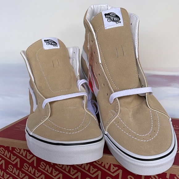 Vans Men’s Sk8-Hi
Taos Taupe
VN0A32QGYUU
Sneakers - Picture 6 of 16